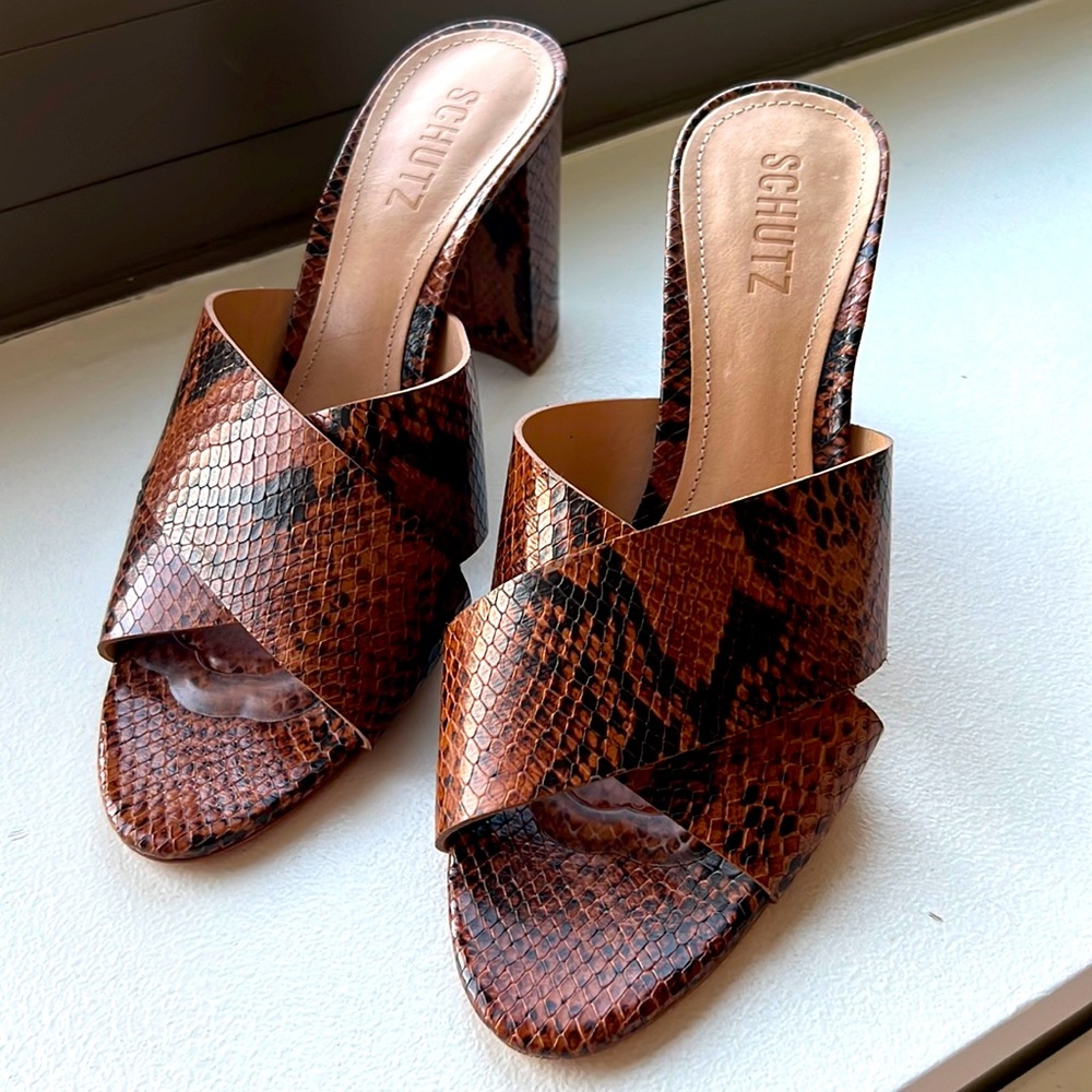 New! Never Worn Schutz Snakeskin Slides 8.5 Perfect Condition!!